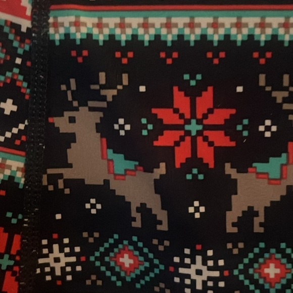 NWOT Christmas leggings w/ reindeers, poinsettias, snowflakes, and trees. XS - Picture 2 of 6